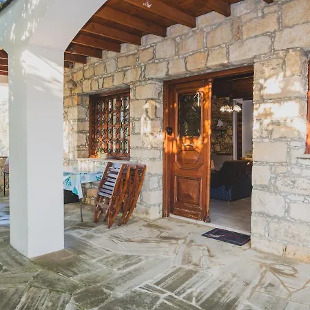 Revecca House * Agios Mamas