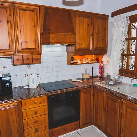 Revecca House * Agios Mamas