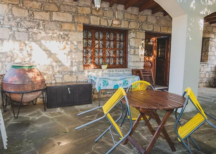 Holiday home Revecca House Agios Mamas